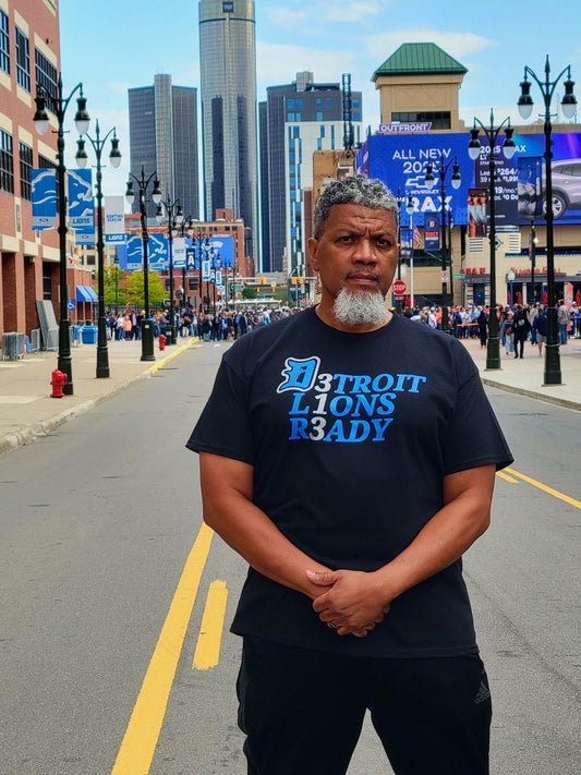 D3T L1ON R3ADY (Mens short sleeve tee)